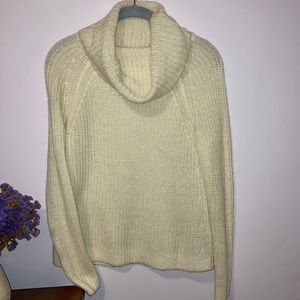 Gap sweater